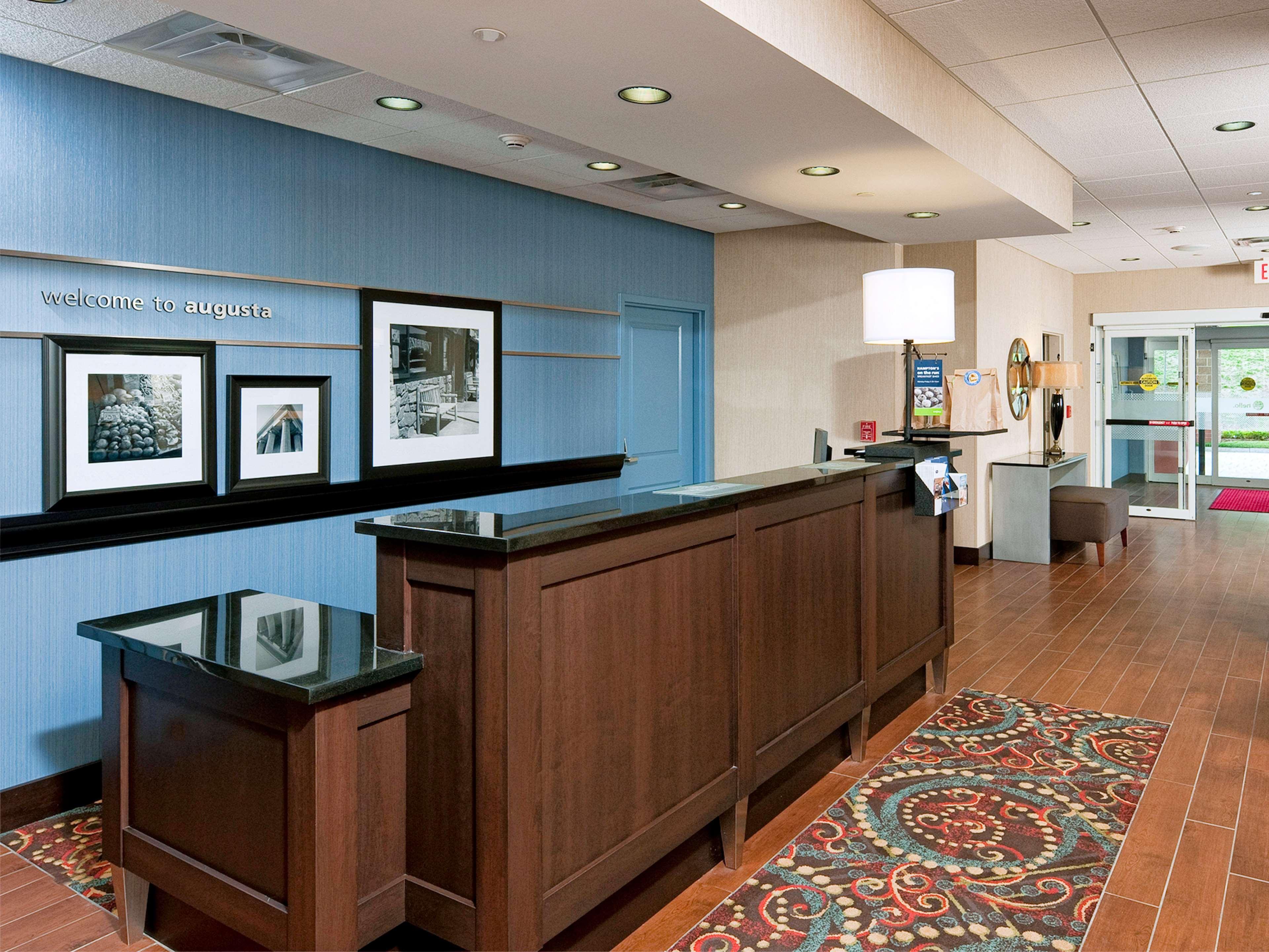 Hampton Inn Augusta Exteriör bild